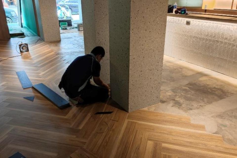 選擇木地板種類需要考量的三個重點：耐用性、空間風格與健康無毒材質